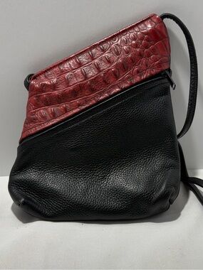 Thomas Leathers Two-Tone Black & Burgundy Crossbody Bag with Croc-Texture Accent
